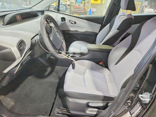 2020 TOYOTA PRIUS