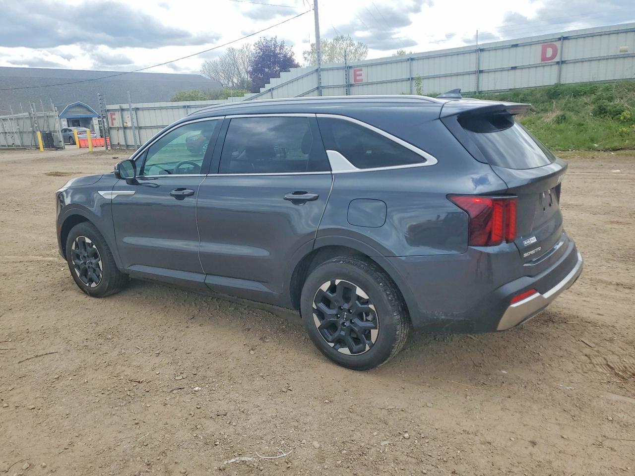 2024 KIA SORENTO S