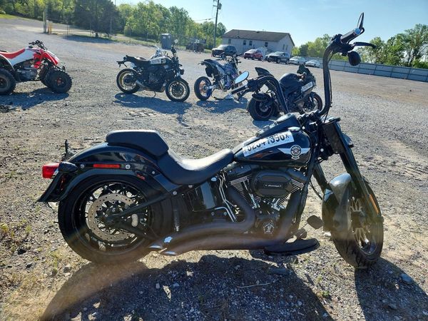 2016 HARLEY-DAVIDSON FL
