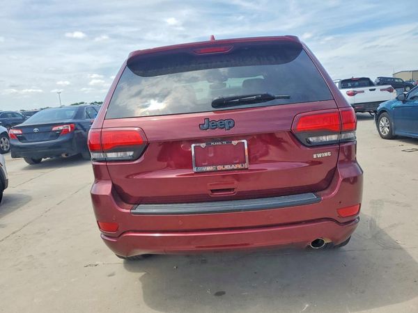 2018 JEEP GRAND CHEROKEE LAREDO 4X2