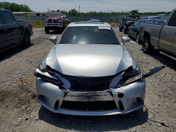 2016 LEXUS IS 200t