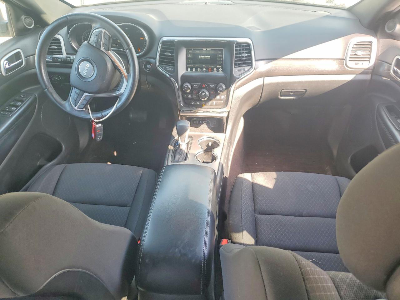 2018 JEEP GRAND CHEROKEE LAREDO 4X4