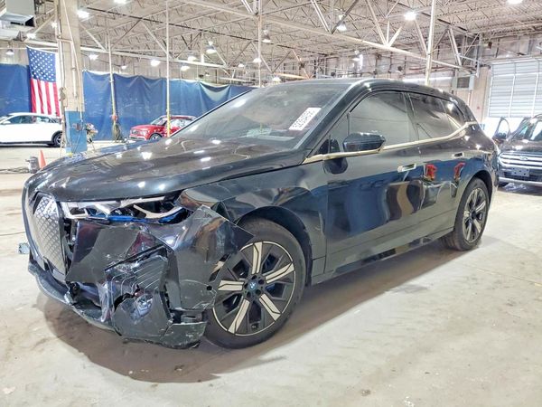 2024 BMW ALL OTHER xDrive50 — Front 3/4