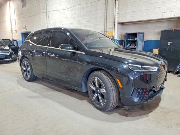 2024 BMW ALL OTHER xDrive50 — Passenger 3/4