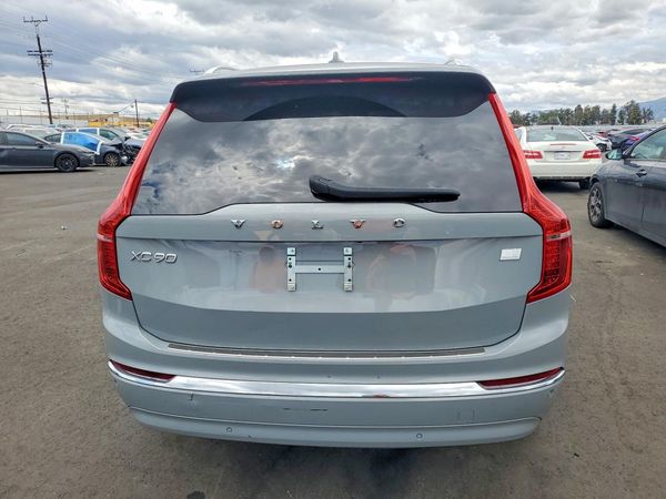 2024 VOLVO XC90 Core