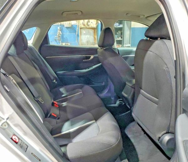 2021 HYUNDAI SONATA SE