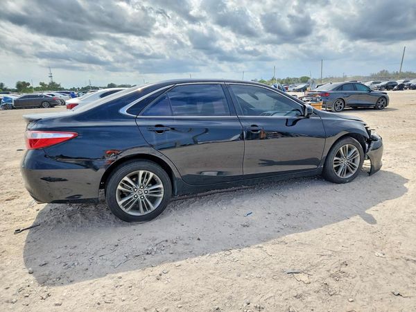 2017 TOYOTA CAMRY