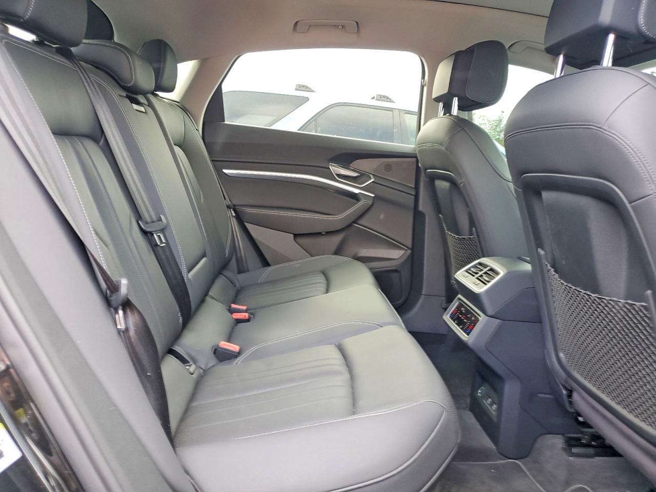 2021 AUDI E-TRON quattro Premium Plus