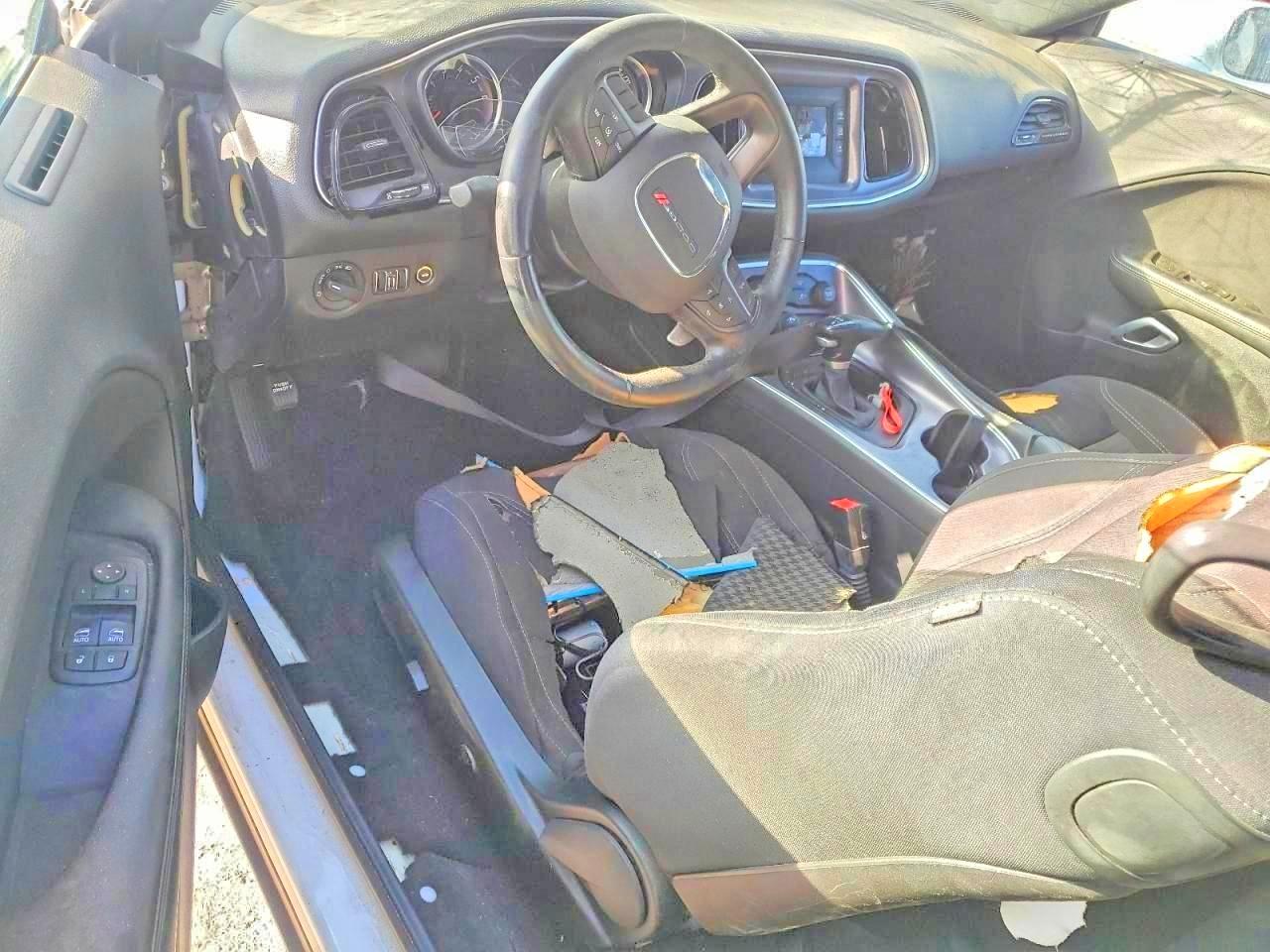 2017 DODGE CHALLENGER SXT