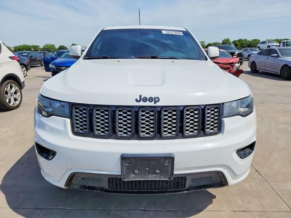 2017 JEEP GRAND CHEROKEE LAREDO 4X2