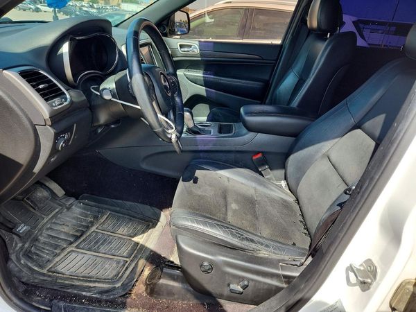 2017 JEEP GRAND CHEROKEE LAREDO 4X2