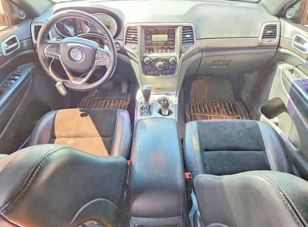 2017 JEEP GRAND CHEROKEE LAREDO 4X2
