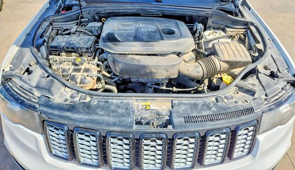 2017 JEEP GRAND CHEROKEE LAREDO 4X2