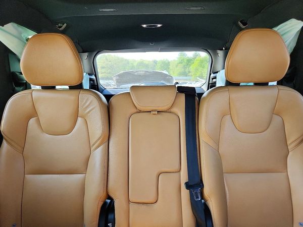 2019 VOLVO XC90