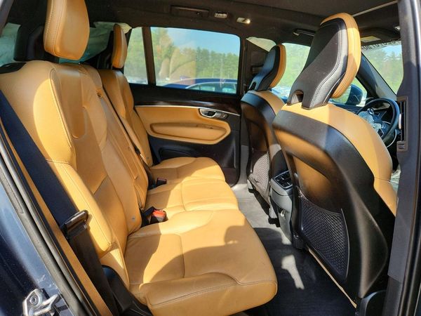 2019 VOLVO XC90