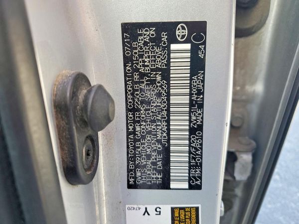 2017 TOYOTA PRIUS