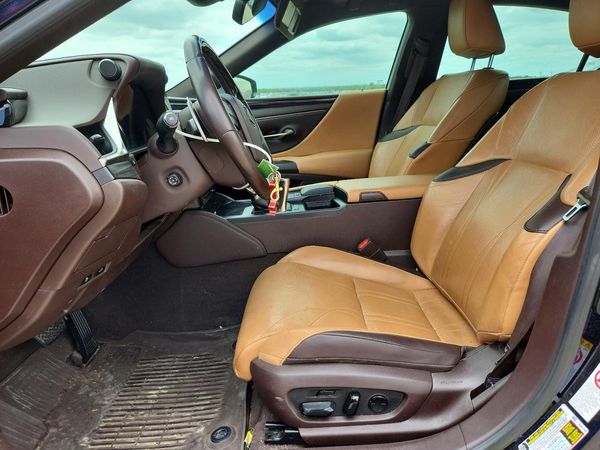 2019 LEXUS ES 350