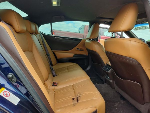 2019 LEXUS ES 350