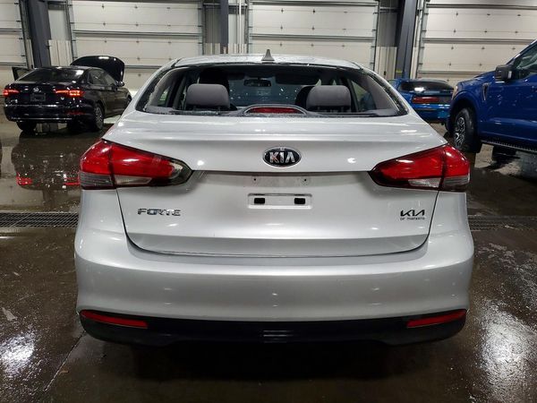 2017 KIA FORTE LX Base