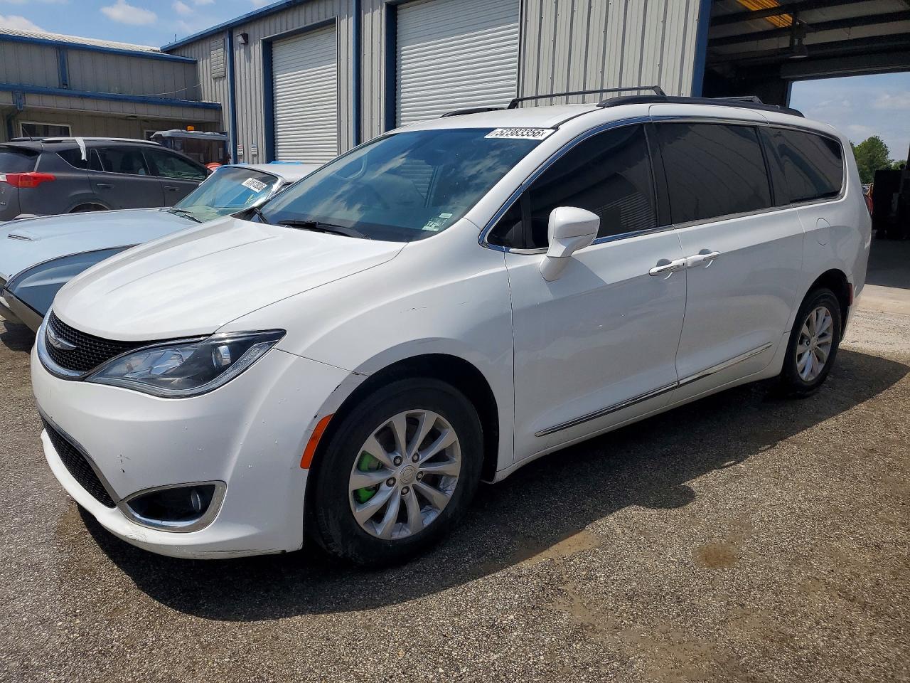 2017 CHRYSLER PACIFICA