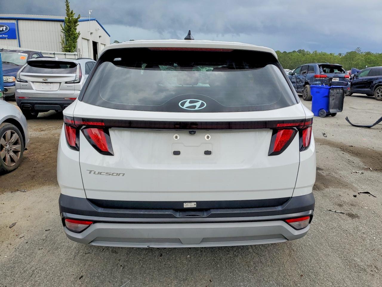 2025 HYUNDAI TUCSON SE