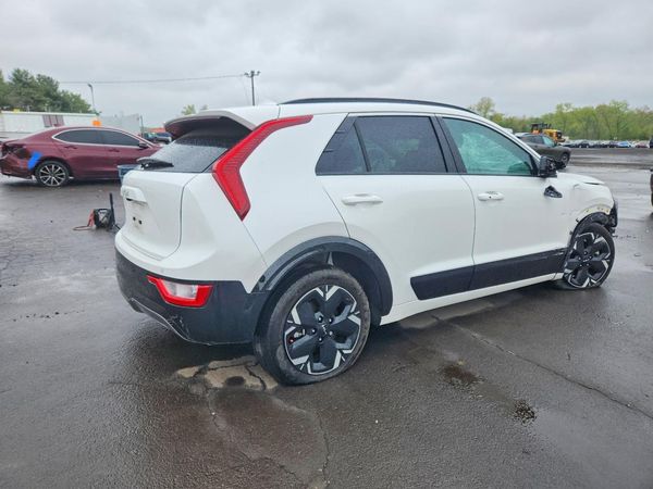 2025 KIA NIRO