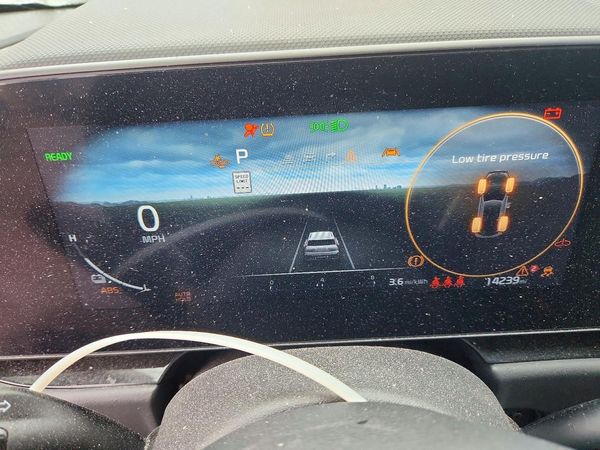 2025 KIA NIRO