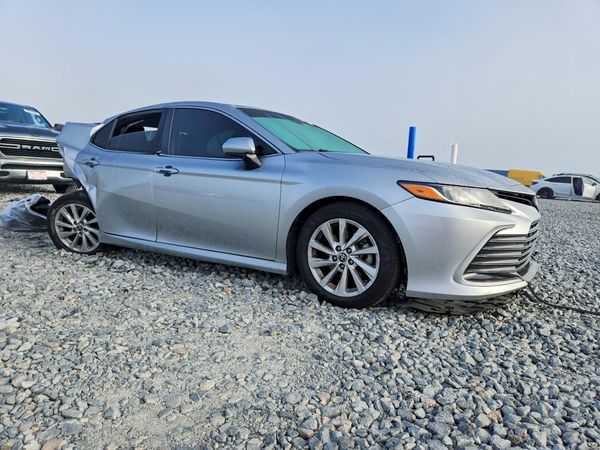 2022 TOYOTA CAMRY LE — Passenger 3/4
