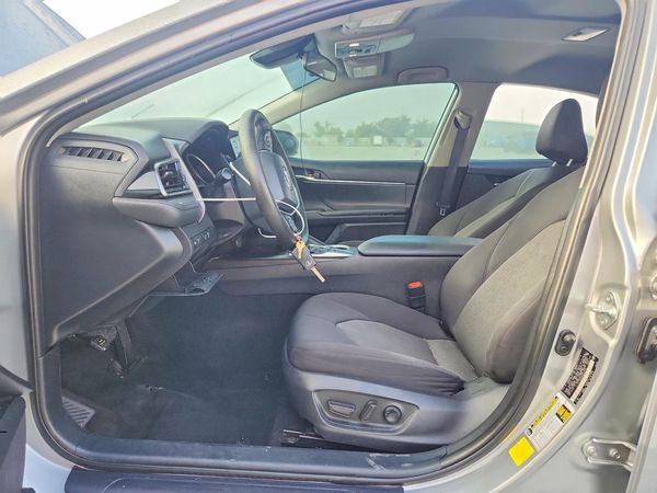 2022 TOYOTA CAMRY LE — DENT
