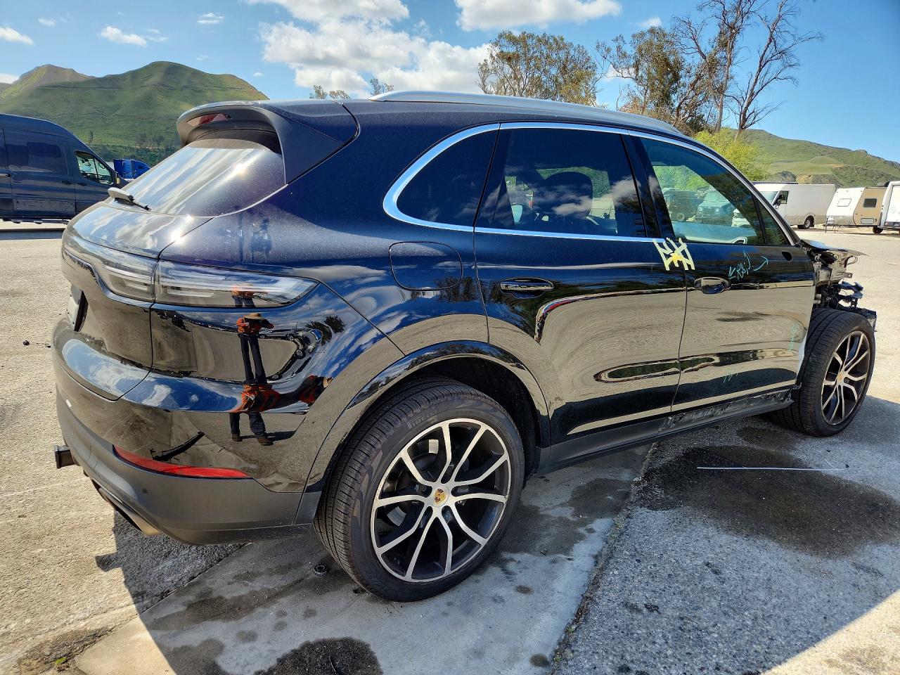 2021 PORSCHE CAYENNE