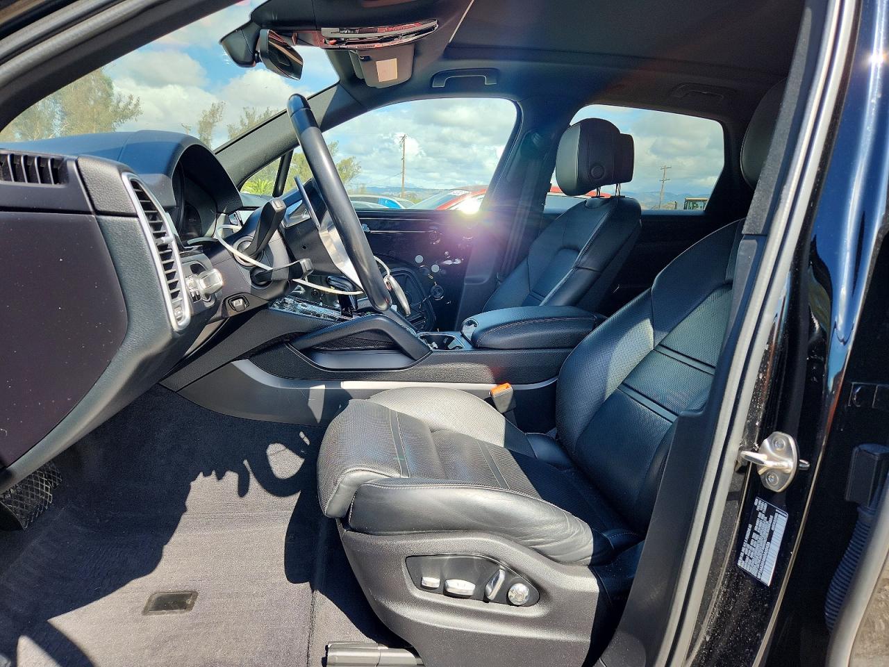 2021 PORSCHE CAYENNE