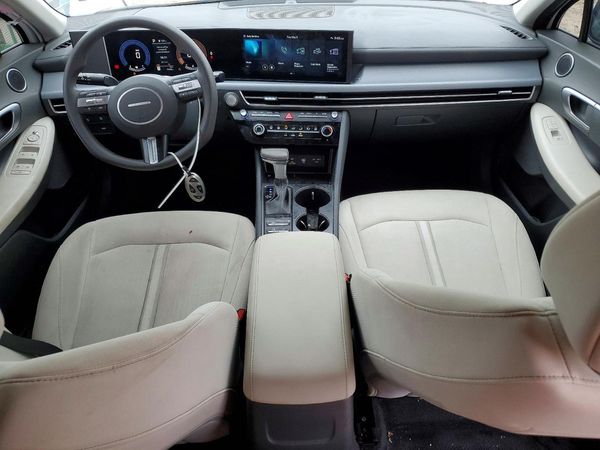 2025 HYUNDAI SONATA SE