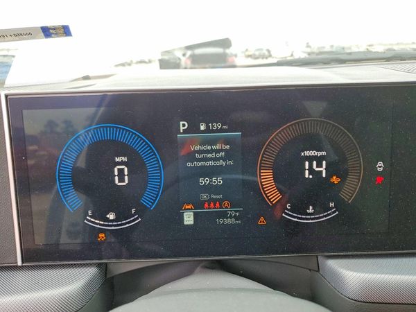 2025 HYUNDAI SONATA SE