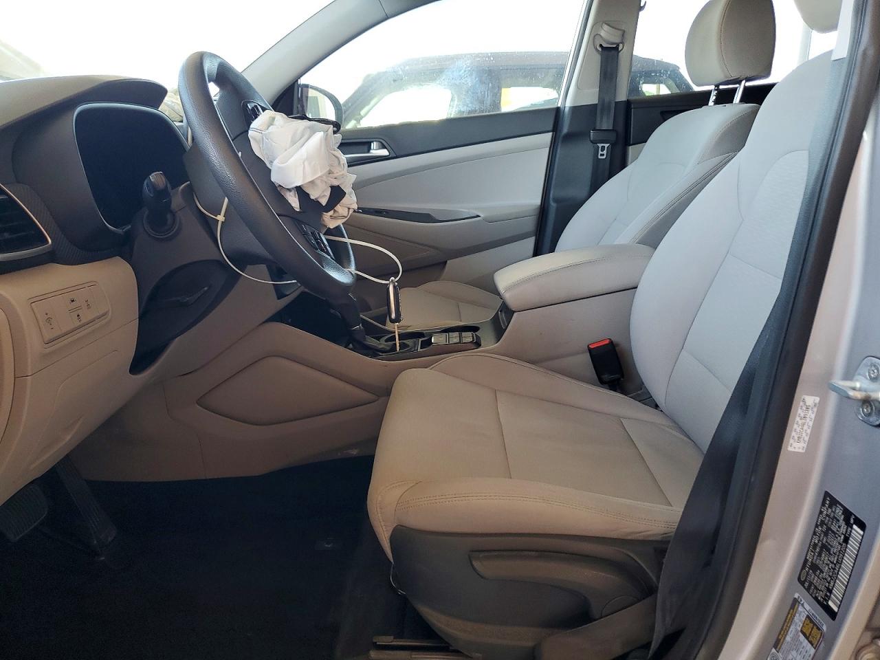 2020 HYUNDAI TUCSON SE