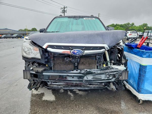 2018 SUBARU FORESTER Premium+ES