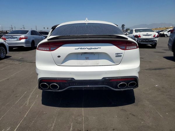 2022 KIA STINGER