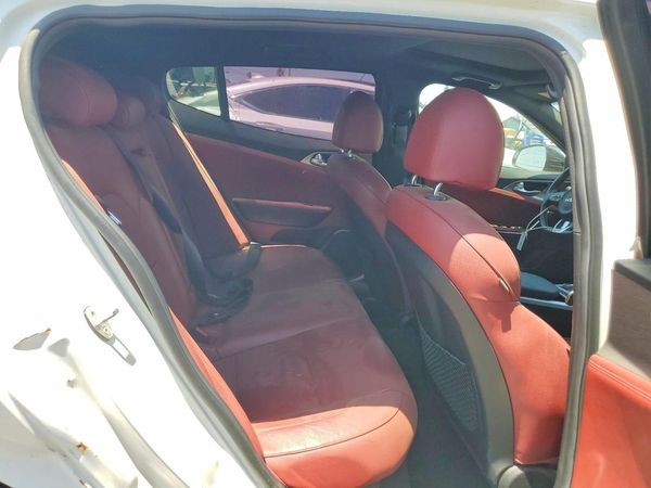 2022 KIA STINGER