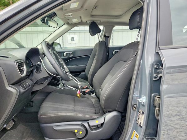 2026 HYUNDAI VENUE SEL, SEL w/ 2-Tone Roof