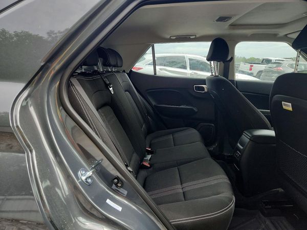 2026 HYUNDAI VENUE SEL, SEL w/ 2-Tone Roof