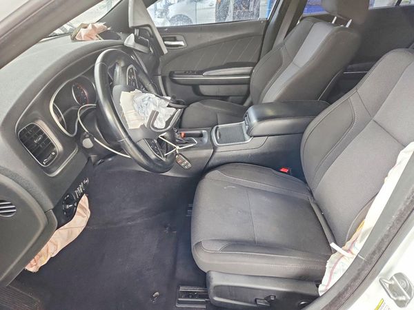 2017 DODGE CHARGER SXT