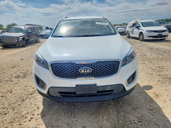 2016 KIA SORENTO L / LX