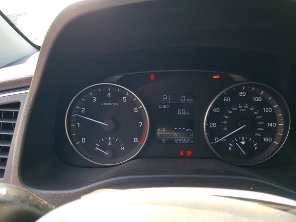 2017 HYUNDAI ELANTRA