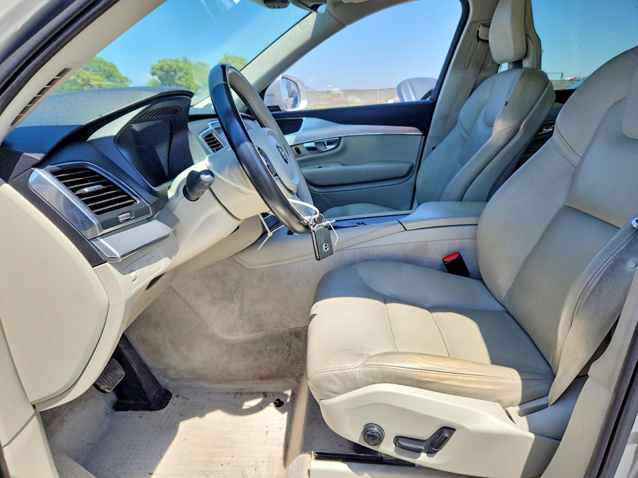 2016 VOLVO XC90 SV42 Momentum
