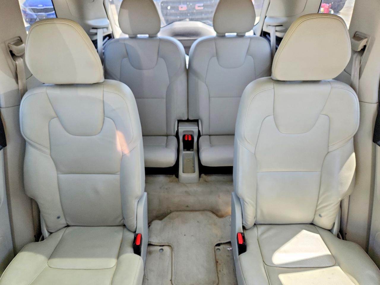 2016 VOLVO XC90 SV42 Momentum