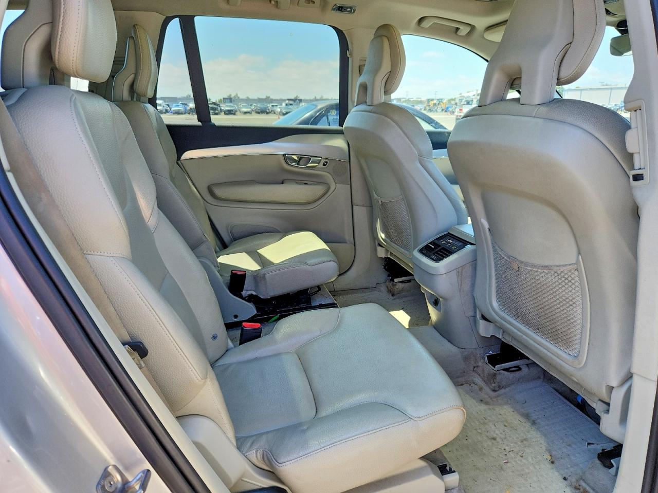 2016 VOLVO XC90 SV42 Momentum