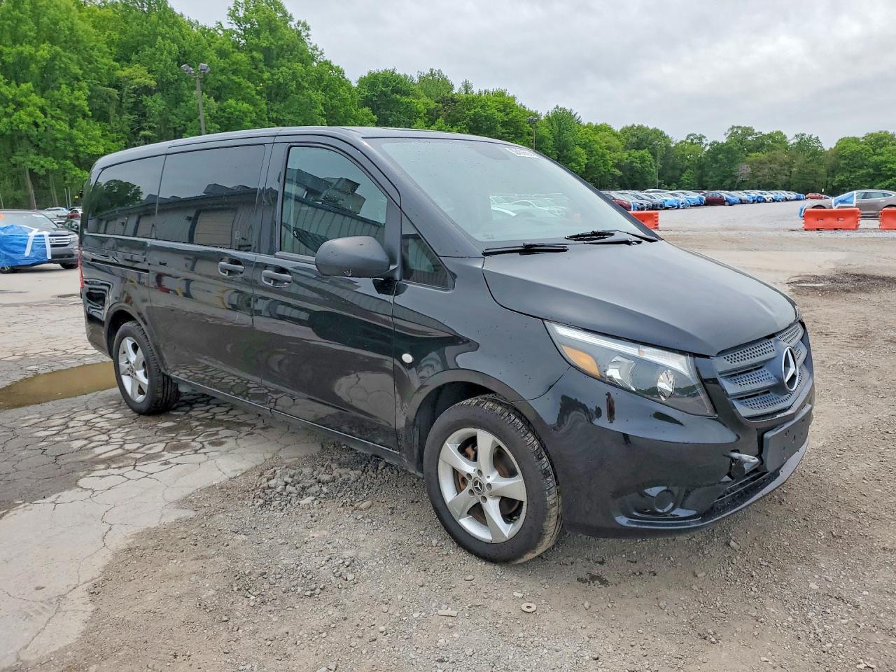 2018 MERCEDES-BENZ METRIS