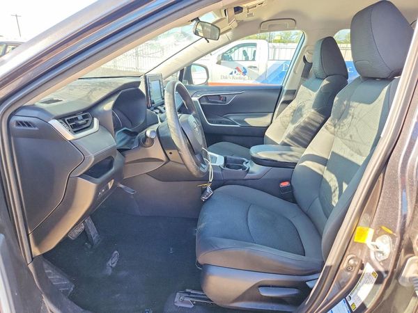 2021 TOYOTA RAV4 LE