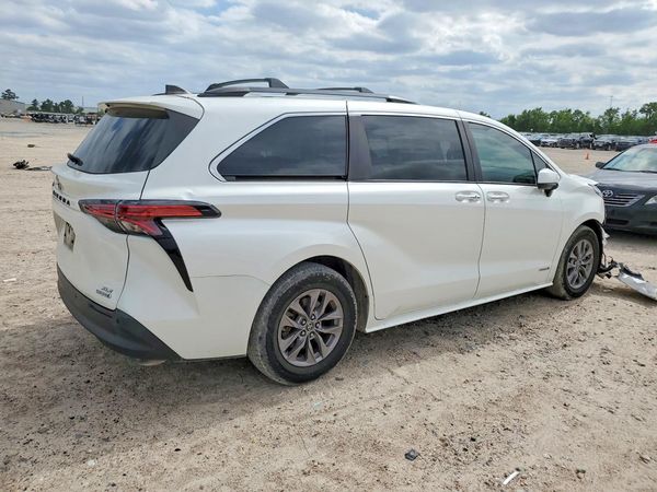2021 TOYOTA SIENNA