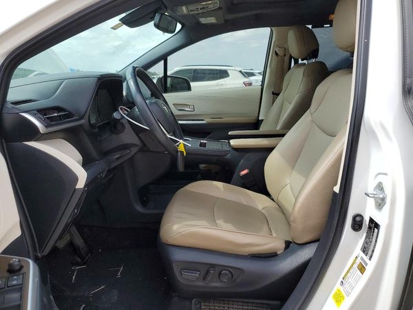 2021 TOYOTA SIENNA
