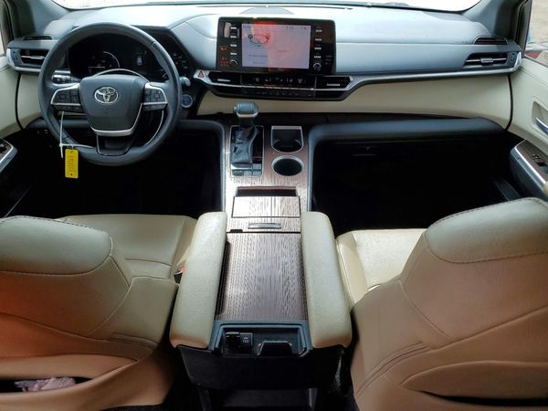 2021 TOYOTA SIENNA